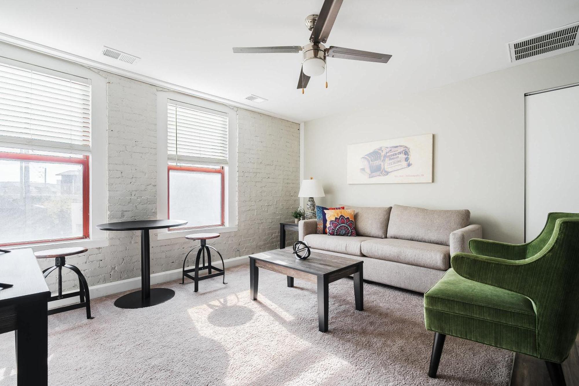 אינדיאנפוליס Modern Mass Ave 1Br Apartment With Kitchen מראה חיצוני תמונה
