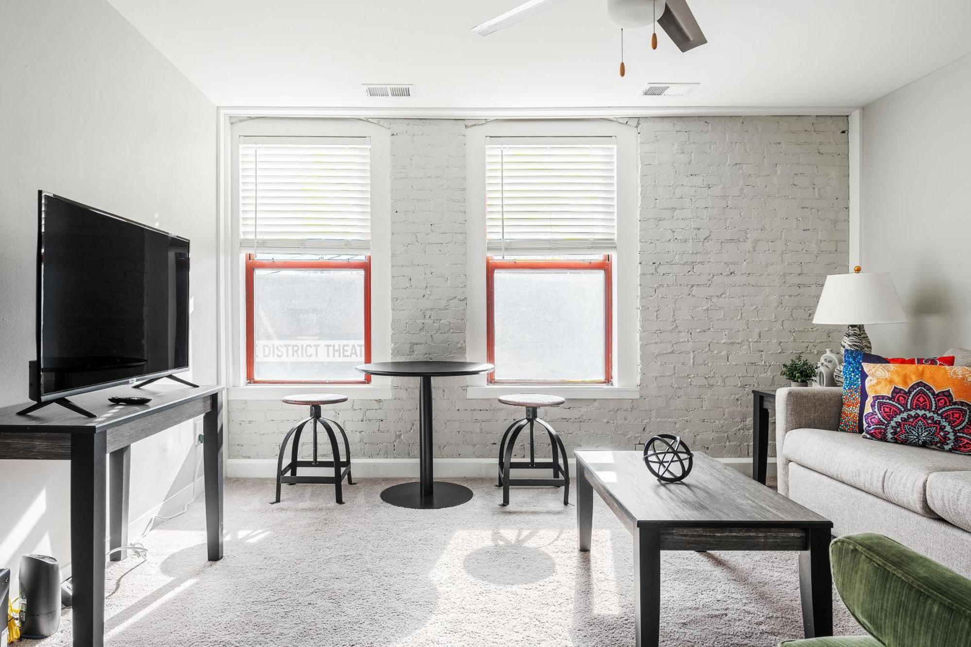 אינדיאנפוליס Modern Mass Ave 1Br Apartment With Kitchen מראה חיצוני תמונה
